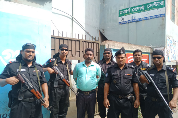 রূপগঞ্জে ভুয়া চিকিৎসক আটক