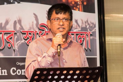 'আজ পুলিশ চুল নিয়ে দৌড়-ঝাঁপ করছে, কাল পোশাক নিয়ে করবে'