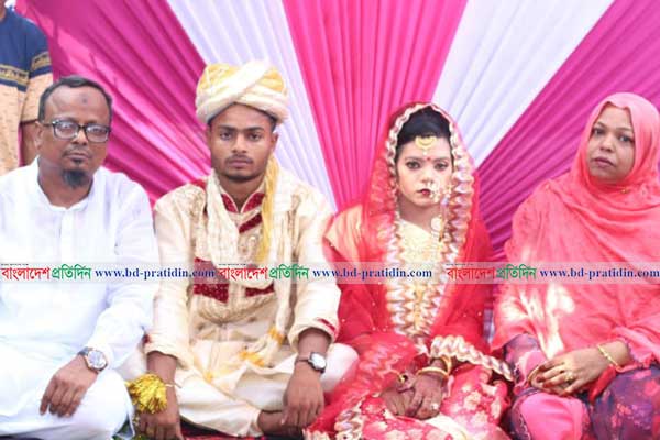 যোগ্য পিতার দায়িত্ব পালন করলেন মেয়র