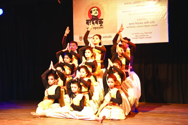 শিল্পকলায় দুই নাটক