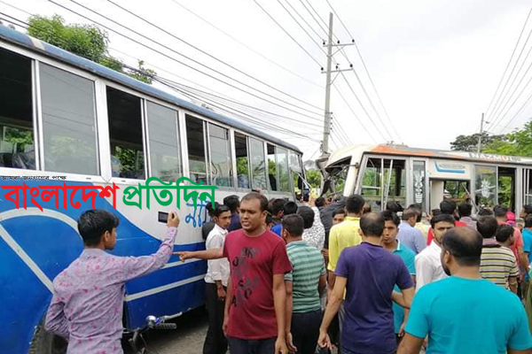সিদ্ধিরগঞ্জে দুই বাসের মুখোমুখি সংঘর্ষে আহত ১০