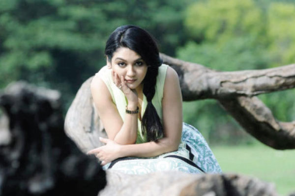 ভূত হয়ে আসছেন জয়া
