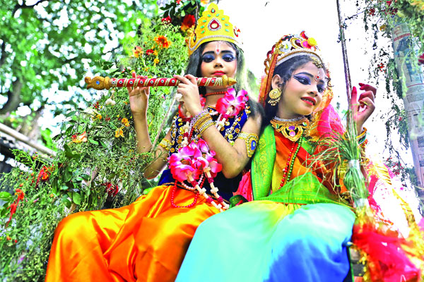 জন্মাষ্টমীর বর্ণাঢ্য শোভাযাত্রা