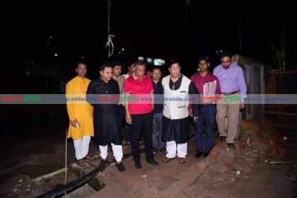 রাতে মেয়রকে নিয়ে উন্নয়ন কর্মকাণ্ড ঘুরে দেখলেন পররাষ্ট্রমন্ত্রী