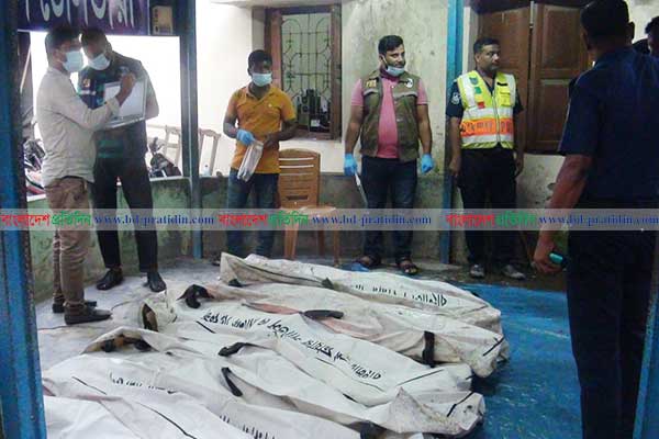 ফরিদপুরে বাস দুর্ঘটনায় নিহতদের লাশ হস্তান্তর