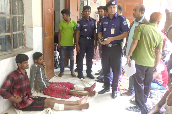 ঝিনাইদহে গুলিবিদ্ধ অবস্থায় ২ মাদক ব্যবসায়ী আটক