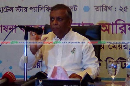 বুকে ‘ধানের শীষ’ নিয়ে বাজেট ঘোষণা দিলেন মেয়র আরিফ!