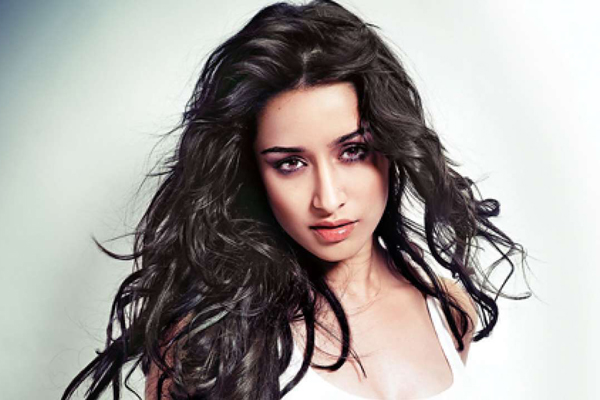 কেন সানিয়ার চরিত্রে অভিনয় করতে চান শ্রদ্ধা?