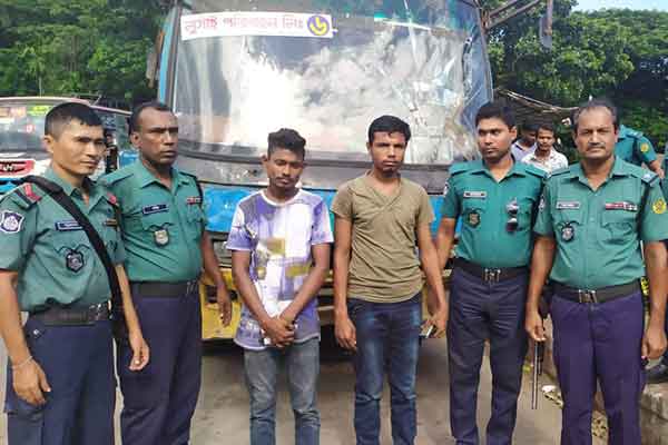 চট্টগ্রামে লাইসেন্সবিহীন গাড়ি চালানোর দায়ে দুই চালকের কারাদণ্ড  