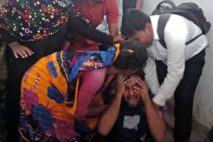 মাগুরায় সড়ক দুর্ঘনায় গৃহবধু নিহত, আহত ৩