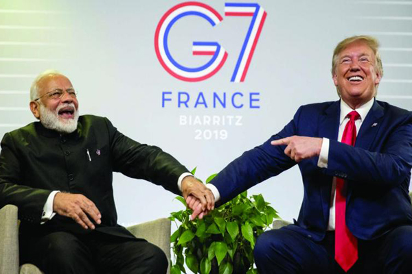 মোদির ইংরেজি নিয়ে হঠাৎ ট্রাম্পের রসিকতায় হাসির রোল! (ভিডিও)