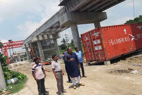 ফ্লাইওভার নির্মাণ কাজ পরিদর্শন করলেন রাসিক মেয়র লিটন