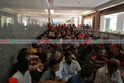 দেশে ফিরতেও ভোগান্তির শিকার মালয়েশিয়া প্রবাসীরা