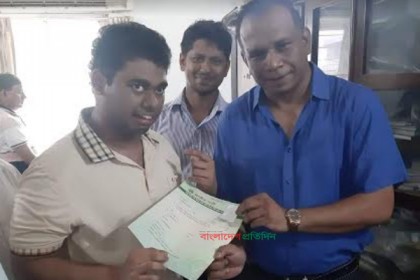 এসএম ইয়াসিরের পক্ষে দলীয় মনোনয়ন ফরম নিলেন এরিক

