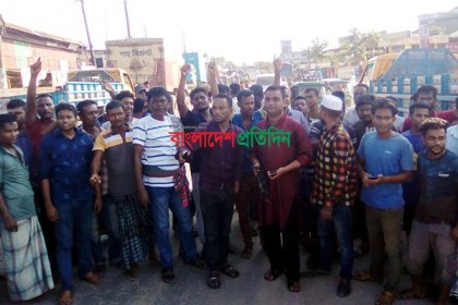 সিলেটে অবৈধ পার্কিংয়ের বিরুদ্ধে
অভিযান, ট্রাক শ্রমিকদের অবরোধ