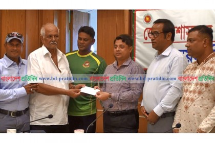 দেশের প্রথম বাঁ হাতি স্পিনার রামচাঁদকে বিসিবি’র অনুদান