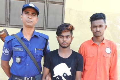 রূপগঞ্জে চার মাদক ব্যবসায়ী গ্রেফতার

