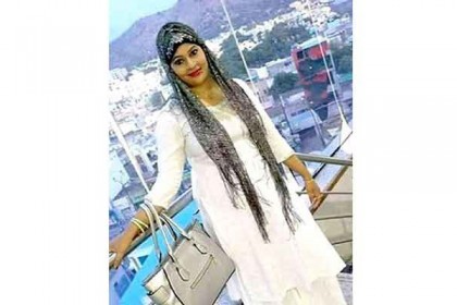 পেটে ব্যথার কথা বলে সনদ না পেয়ে ডাক্তারের টাকা ফেরৎ নিলেন সেই সাধনা
