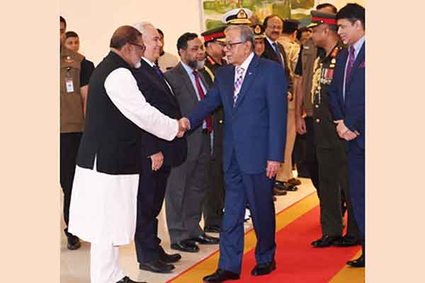 স্বাস্থ্য পরীক্ষার জন্য লন্ডন গেলেন রাষ্ট্রপতি