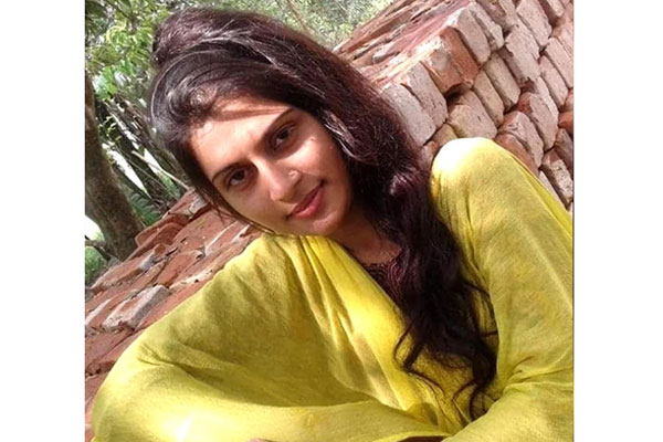 ক্যান্সারে আক্রান্ত মৌসুমী বাঁচতে চায়