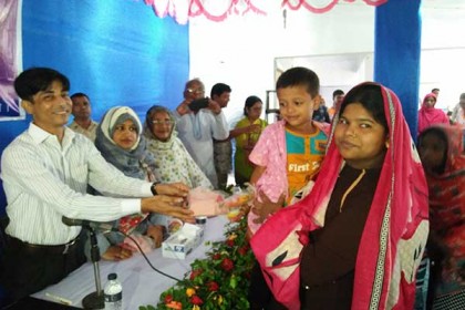 নীলফামারীতে মা ও শিশুদের নিয়ে হেলথ ক্যাম্প শুরু