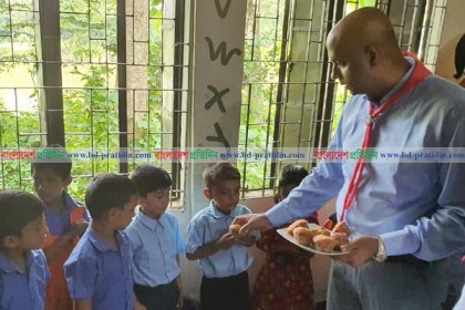 চট্টগ্রামের সব প্রাথমিকে ‘মিড ডে মিল’ চালু করতে চান জেলা প্রশাসক