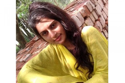 ক্যান্সারে আক্রান্ত মৌসুমী বাঁচতে চায়