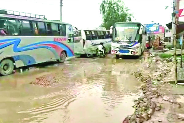 খুলনায় বেহাল সড়ক