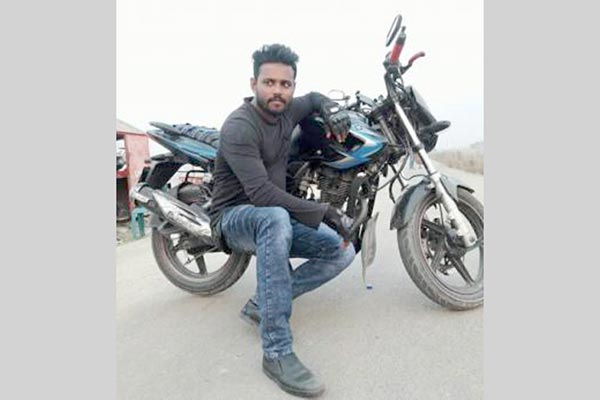 ফ্লাইওভারে মিলনকে 'অ্যান্টিকাটার' দিয়ে হত্যা করা হয়