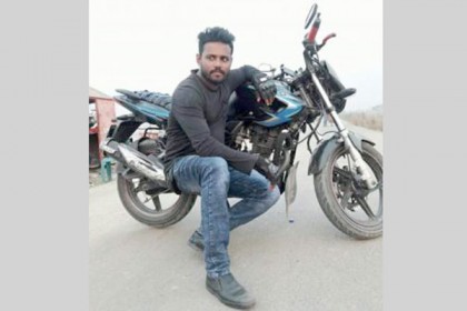 ফ্লাইওভারে মোটরসাইকেল চালককে গলাকেটে 'হত্যাকারী' গ্রেফতার