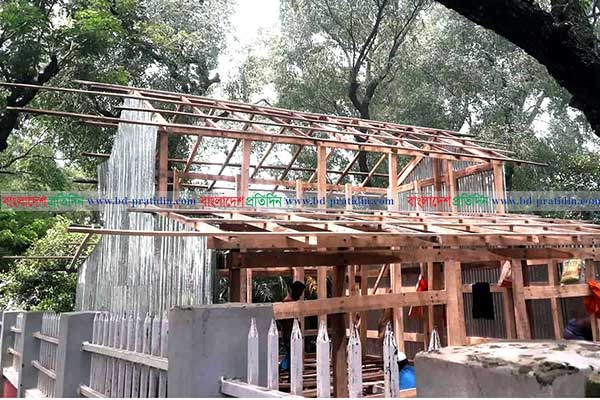 কলাপাড়ায় বনের মধ্যে অবৈধ স্থাপনা নির্মাণের অভিযোগ