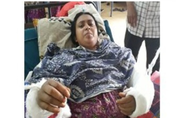 পেকুয়ায় গৃহবধূর ওপর স্বামীর বর্বরতা        

