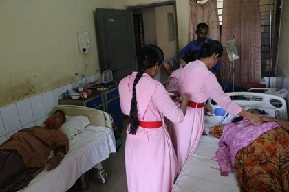 সোনাইমুড়িতে জমি দখলে বাধা দেওয়ায় হামলা, আহত ৪