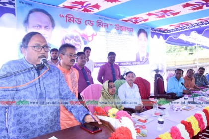 সূর্যকণা স্কুলে ‘মিড ডে মিল’ এর উদ্বোধন করলেন রাসিক মেয়র