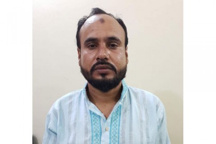 থানায় গিয়ে ধরা দিল তালিকাভুক্ত ‘দুর্ধর্ষ সন্ত্রাসী’