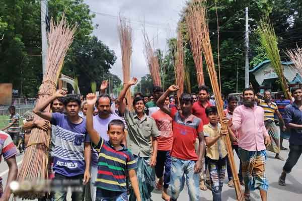 ভৈরব নদে পাট জাগ দেবার দাবিতে কৃষকদের বিক্ষোভ