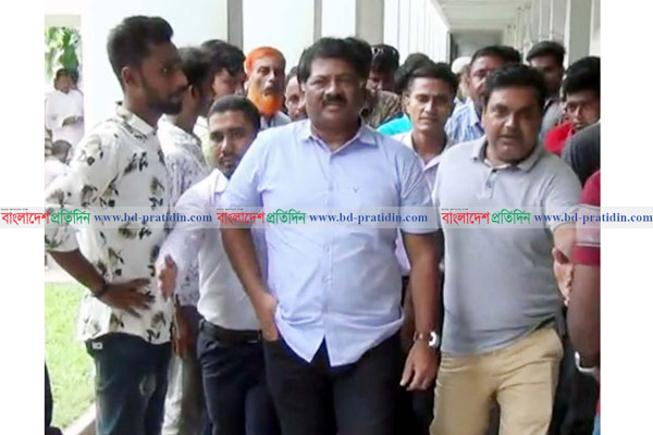 জোড়া খুন মামলায় নাটোরে হাজিরা দিলেন বিএনপি নেতা দুলু