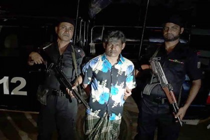 ধর্ষক বাবু বাবুর্চিকে গ্রেফতার করল র‌্যাব