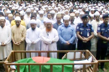 মুক্তিযোদ্ধা জয়নাল আবেদিনকে রাষ্ট্রীয় মর্যাদায় দাফন