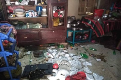 ভালুকায় জামিনে বেরিয়ে বাদীর বাড়িঘর ভাঙচুর 

