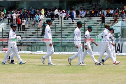 প্রথম দিন শেষে টাইগার শিবিরে অস্বস্তি