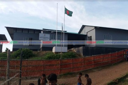 টেকনাফের শালবাগান ক্যাম্পে ফের শুরু রোহিঙ্গাদের সাক্ষাৎকার
