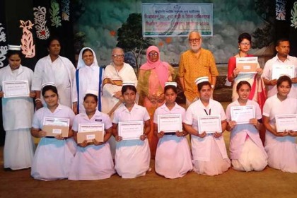 মির্জাপুরে কুমুদিনী নার্সিং কলেজে শিরাবরণ 