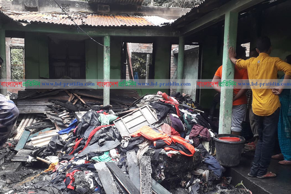 পঞ্চগড়ে বাড়ি পুড়ে ছাই