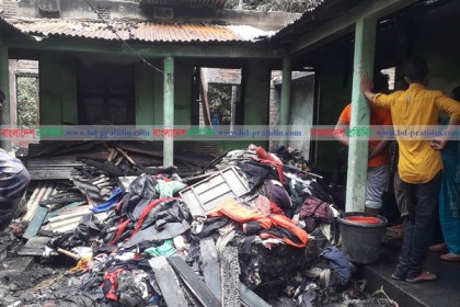 পঞ্চগড়ে বাড়ি পুড়ে ছাই