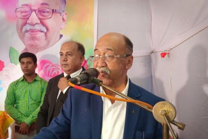 'রাজনীতি কোনো পেশা নয়'

