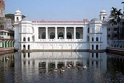 পবিত্র আশুরা পালনে প্রস্তুত হোসেনী দালান