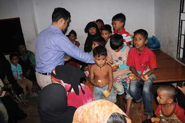 পাহাড়ের পাদদেশে বসবাসরত ৮শ' পরিবার আশ্রয় কেন্দ্রে