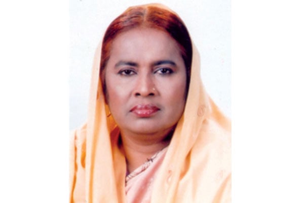 ৪০ বছর ধরে নারীদের স্বপ্ন দেখাচ্ছেন ড. হোসনে-আরা