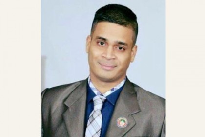 বিশ্ব মিডিয়ায় কবি রাজুব ভৌমিকের 'আয়না সনেট'